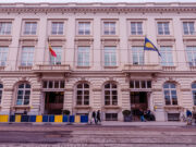 মিথ্যা তথ্যের বিরুদ্ধে লড়াই করা এবং সত্যকে সমর্থন করা