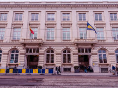 মিথ্যা তথ্যের বিরুদ্ধে লড়াই করা এবং সত্যকে সমর্থন করা