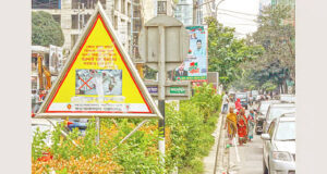 ‘দয়া করে আমার ছেলেকে বাঁচান’: চিকিৎসার খরচ বহনের জন্য ভিক্ষা করতে বাধ্য