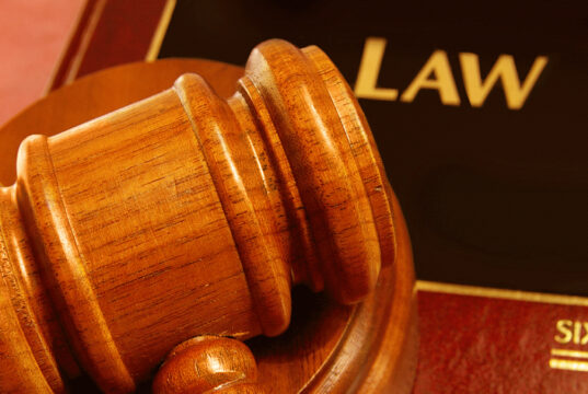 বাংলাদেশে আইন পেশায় প্রবেশের মানদণ্ডে সংকট