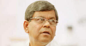 জাতীয় প্রেস ক্লাবের সাবেক সভাপতি শওকত মাহমুদ গ্রেপ্তার