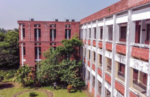 āĻāĻžāĻšāĻžāĻā§āĻā§āϰāύāĻāϰ āĻŦāĻŋāĻļā§āĻŦāĻŦāĻŋāĻĻā§āϝāĻžāϞāϝāĻŧ: ā§ĒāĻāĻŋ āĻāĻžāϤā§āϰāĻžāĻŦāĻžāϏā§āϰ āύāĻžāĻŽ āĻĒāϰāĻŋāĻŦāϰā§āϤāύ