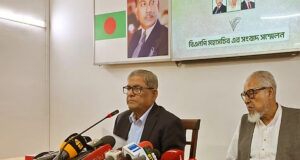 চিকিৎসকদের অনুমতি পেলেই খালেদা জিয়া এয়ার অ্যাম্বুলেন্সে যাবেন: মির্জা ফখরুল