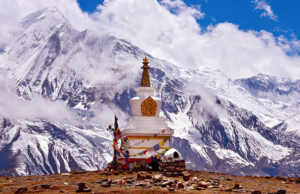 তিনটি হৃদস্পন্দনে নেপাল: আমার স্মৃতি, তার প্রথম পদক্ষেপ এবং তার বিস্ময়