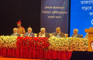 মানুষ দুর্নীতিবাজদের সাথে সন্তানদের বিয়ে দিতে তাড়াহুড়ো করে: অর্থ উপদেষ্টা