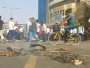 সংঘর্ষে আহত শিক্ষার্থীর মৃত্যু; ফার্মগেটে সড়ক অবরোধের কারণে তীব্র যানজট